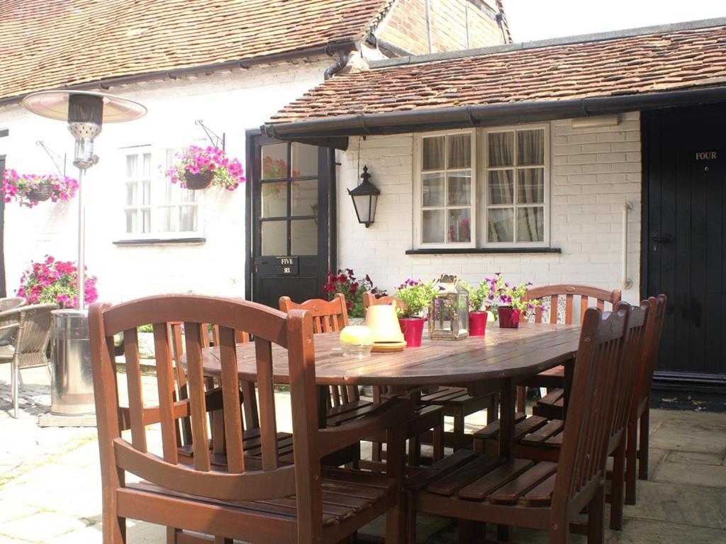 The Saracens Head Inn アマーシャム エクステリア 写真