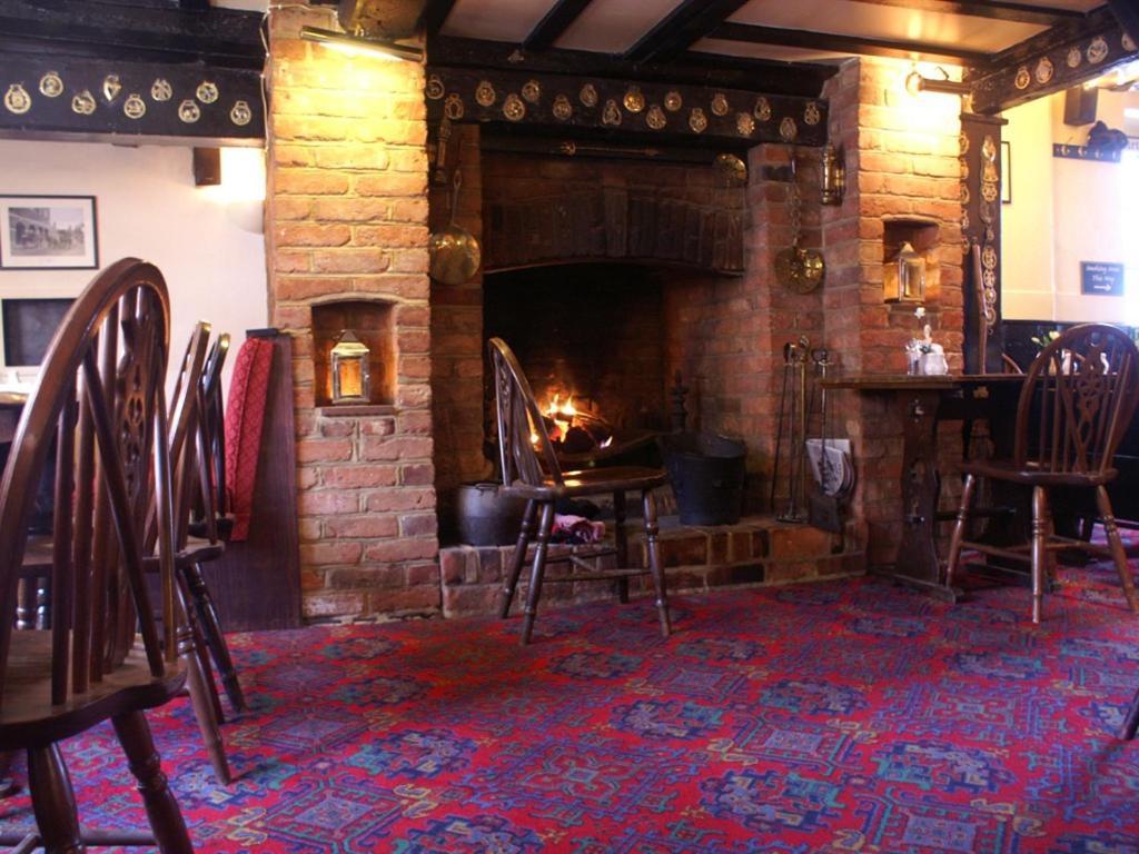 The Saracens Head Inn アマーシャム エクステリア 写真